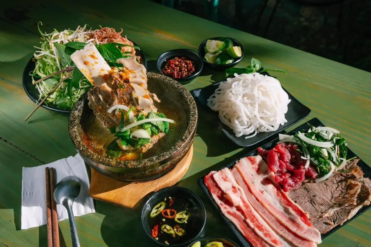 nha hang diem hen sai gon di linh diem hen ly tuong cho bua an ngon va tiec cuoi sang trong 66ab3c9cee821