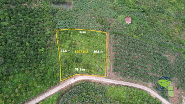 view hồ thủy điện Đồng Nai 2. Diện tích 1407 m2, có sẵn 200m2 đất ở, xây dựng tự do, sổ thể hiện 3 mặt đường.