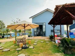 Nhà Nghỉ Dưỡng Di Linh 1.300m² Đất Ôm Suối, Nhà Thái Đẹp, Full NT - Đinh Trang Hòa QL20